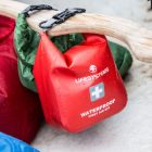 Lifesystems Waterproof First Aid Kit vízálló elsősegély csomag